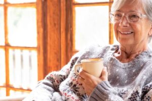 Fundación Huésped impulsa una charla abierta sobre salud invernal para adultos mayores